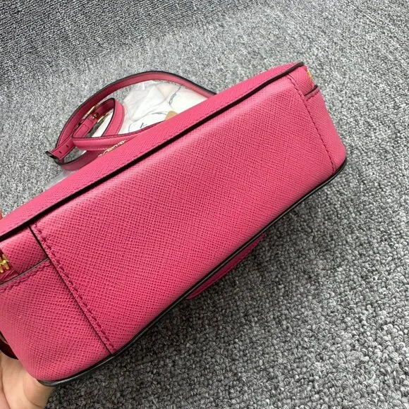 Prada Leather Shoulder Bag 850-071425 - Picture 4 of 15